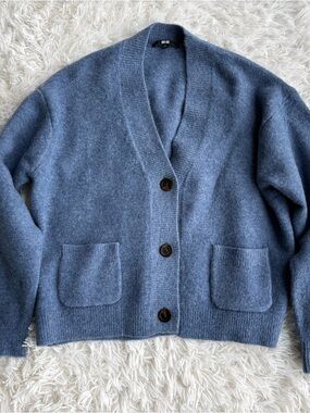 Uniqlo Heather Blue Relaxed V‑Neck Cardigan – Size M – Unworn